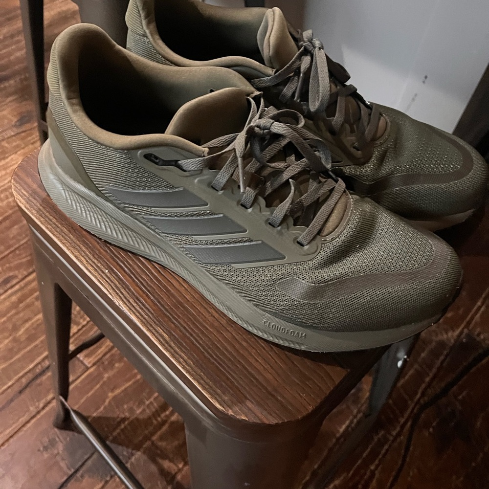 adidas Olive Green Men's Athletic Trainers